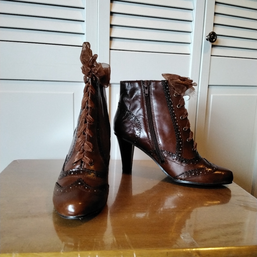 HUSH PUPPIES BOOTS, NEW - Picture 3 of 4